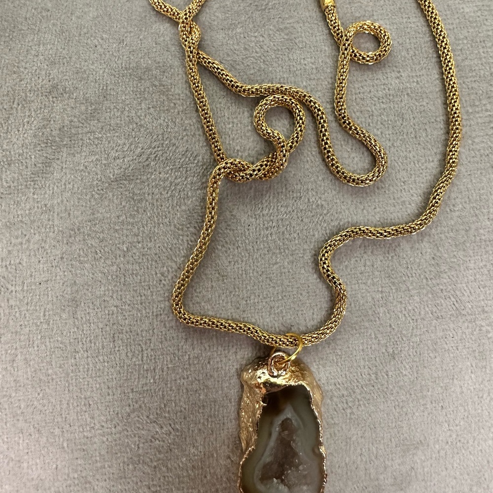 Mini druzy pendant 18k gold stainless steel mesh chain. Beautiful mini druzy - Picture 10 of 10